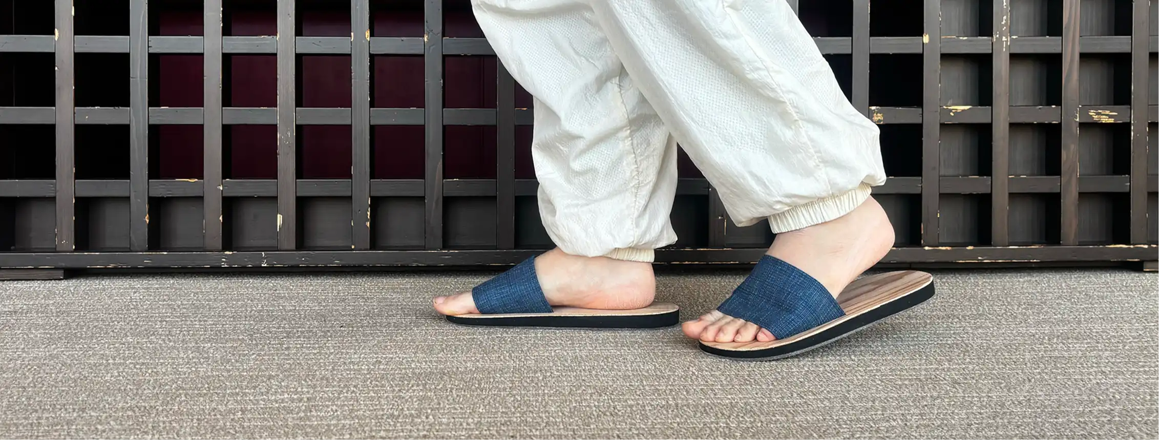 日田杉の室内履き（ベルトタイプ）